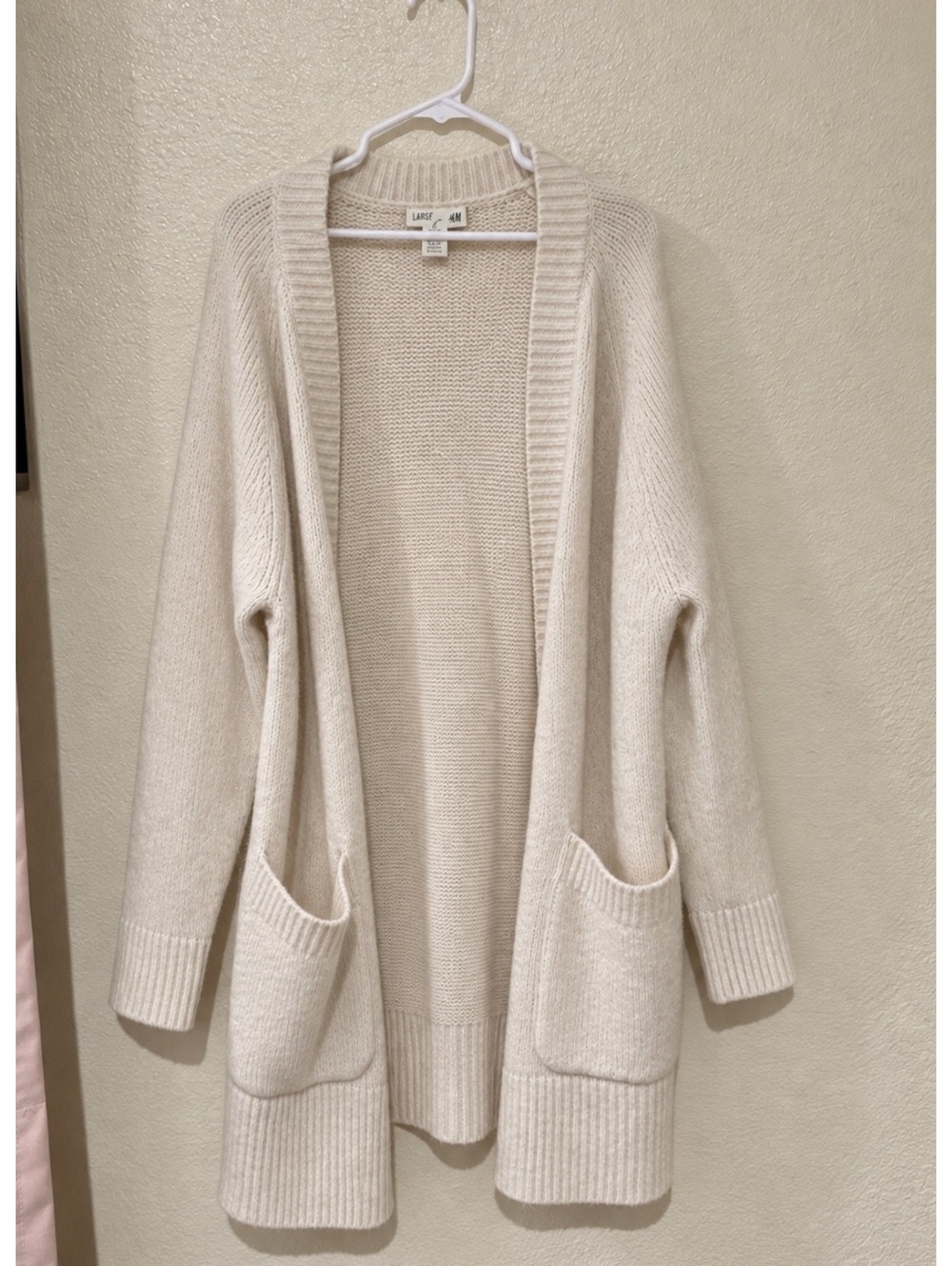 Cozy cream H&M oversized knit cardigan